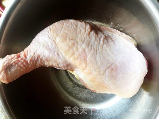 香酥炸鸡腿的做法步骤：1