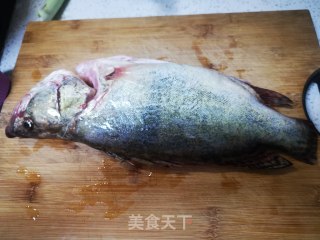 松鼠桂鱼的做法步骤：1