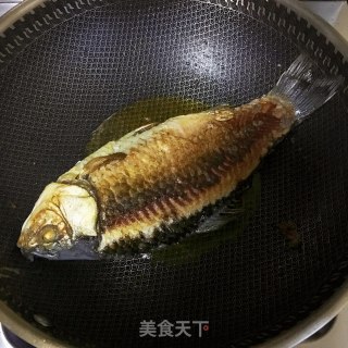 豆瓣酱烧鱼的做法步骤：3