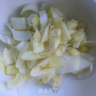 西芹百合的做法步骤：3