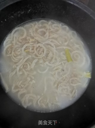 猪皮冻的做法步骤：4