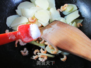 开洋炒土豆的做法步骤：6