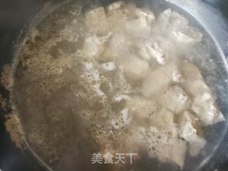 小土豆炖牛腩的做法步骤：3
