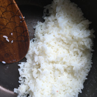 五彩虾仁咖喱饭的做法步骤：1