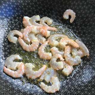 五彩虾仁咖喱饭的做法步骤：6