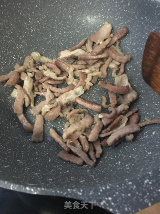 尖椒炒黑猪肉的做法步骤：9