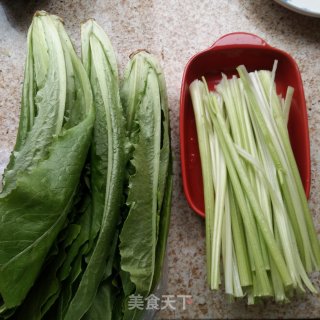 爆炒油麦菜的做法步骤：1