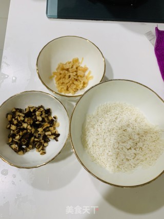 香菇干贝糯米饭的做法步骤：1