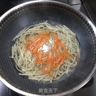 香菜拌豆皮的做法步骤：3
