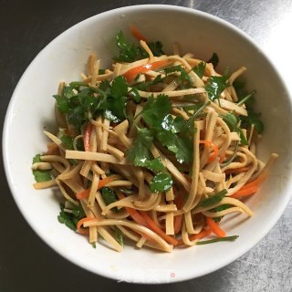香菜拌豆皮的做法步骤：9