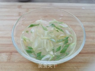 青菜虾滑汤的做法步骤：2