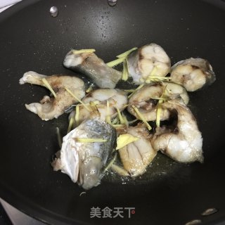 红烧马友鱼的做法步骤：3