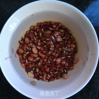 红豆红枣米糊的做法步骤：1