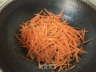 胡萝卜丝炒大蒜叶的做法步骤：7