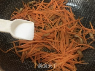 胡萝卜丝炒大蒜叶的做法步骤：8