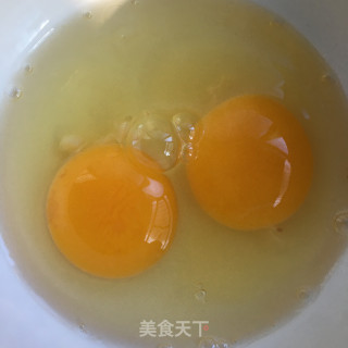 青椒拱蛋的做法步骤：2