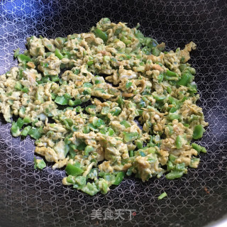 青椒拱蛋的做法步骤：8