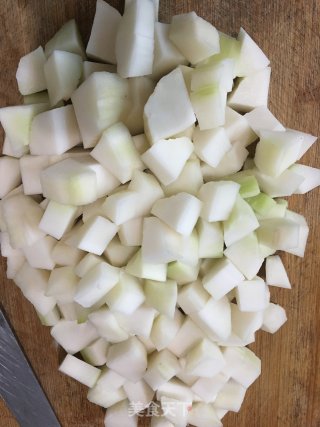 炸肉圆菜头汤的做法步骤：2
