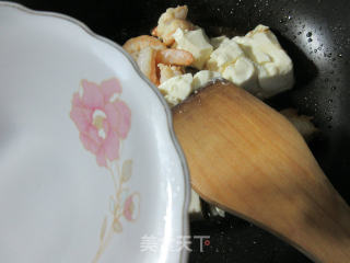 虾仁咸鸭蛋豆腐羹的做法步骤：8