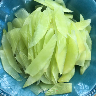对虾干炒笋片的做法步骤：4