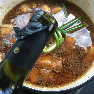红酒醉五花肉的做法步骤：7