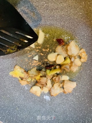 红薯粉青椒炒回锅肉的做法步骤：9