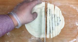 蜜红豆辫子酥（简易手抓饼版），外酥内软，美味又简单的做法步骤：4