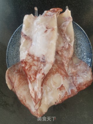 香辣鱿鱼的做法步骤：1
