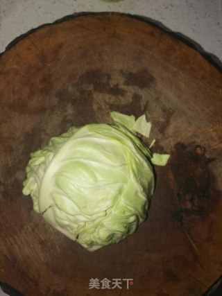 包菜炒粉丝的做法步骤：1