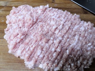 莲藕猪肉水饺的做法步骤：2