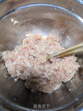 莲藕猪肉水饺的做法步骤：5