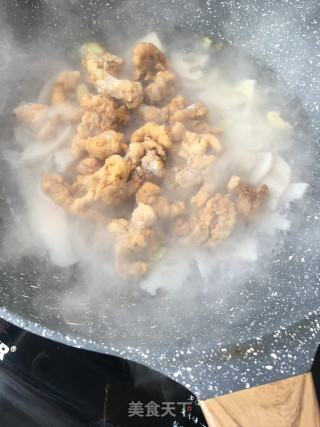 莲藕炖炸肉的做法步骤：5