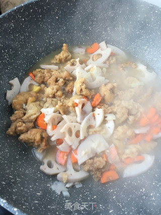 莲藕炖炸肉的做法步骤：7