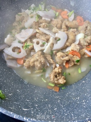 莲藕炖炸肉的做法步骤：11