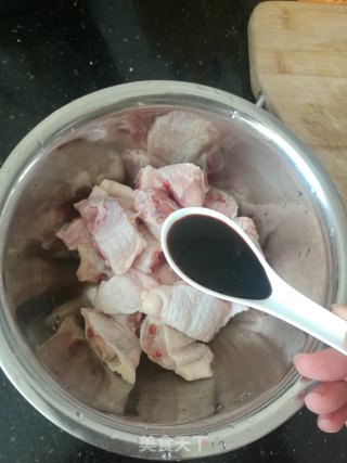 黑木耳蒸鸡中翅的做法步骤：3