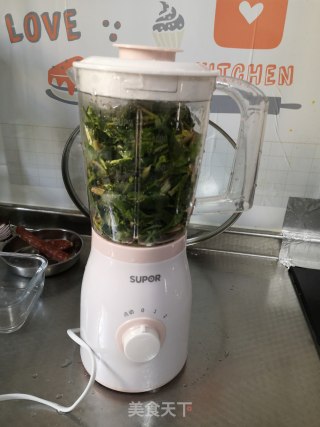 菠菜蝴蝶面的做法步骤：1