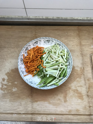 鸡丝炒虫草花的做法步骤：3