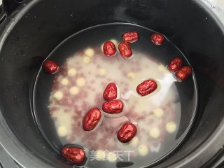 红豆莲子粥的做法步骤：3