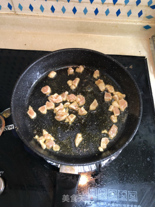 莴笋木耳鸡丁的做法步骤：2