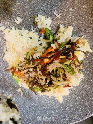 泡椒肉丝炒饭的做法步骤：10