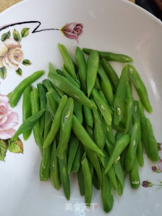四季豆炒滑牛肉的做法步骤：4