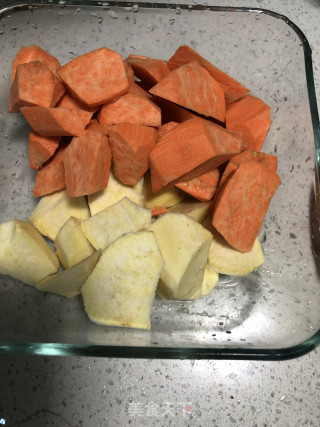 拔丝红薯????的做法步骤：2
