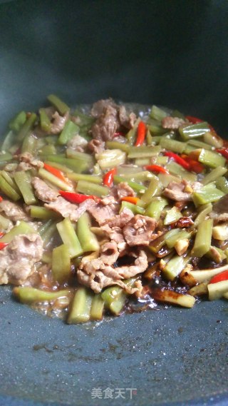贡菜炒瘦肉的做法步骤：9