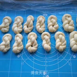 牛奶蜂蜜麻花的做法步骤：10