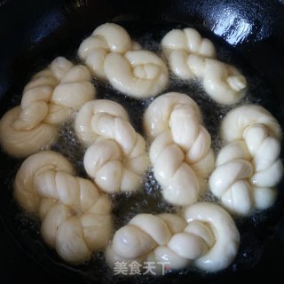 牛奶蜂蜜麻花的做法步骤：11