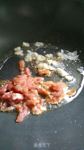 瘦肉炒苦瓜的做法步骤：3