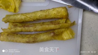 蛋卷香肠的做法步骤：3