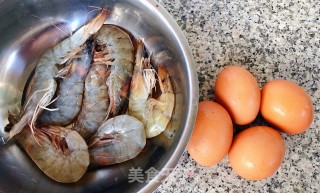 虾仁跑蛋的做法步骤：1
