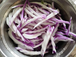 紫菜梗炒肉的做法步骤：3