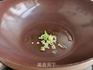 排骨汤面的做法步骤：2